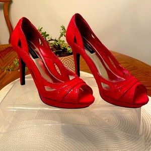 White House Black Market red “snake skin” open toe high heels, size 7.5